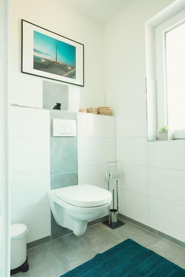 Ferienhaus-Ostseehus โฮวัคท์ ภายนอก รูปภาพ