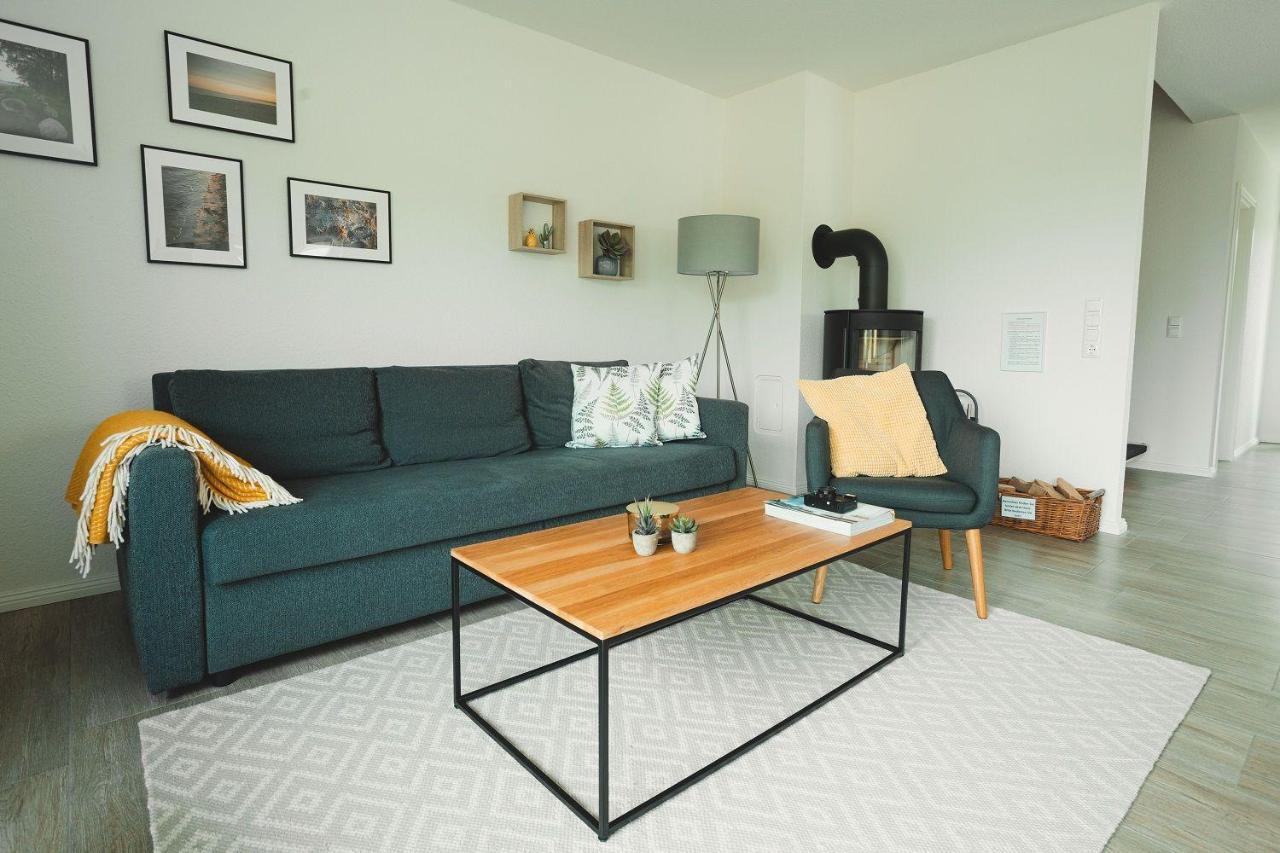 Ferienhaus-Ostseehus โฮวัคท์ ภายนอก รูปภาพ
