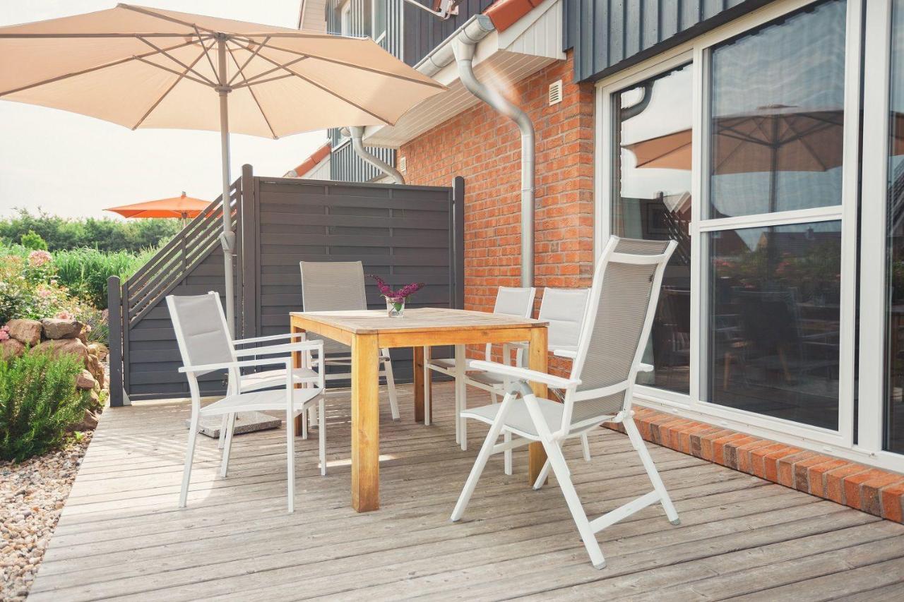 Ferienhaus-Ostseehus โฮวัคท์ ภายนอก รูปภาพ