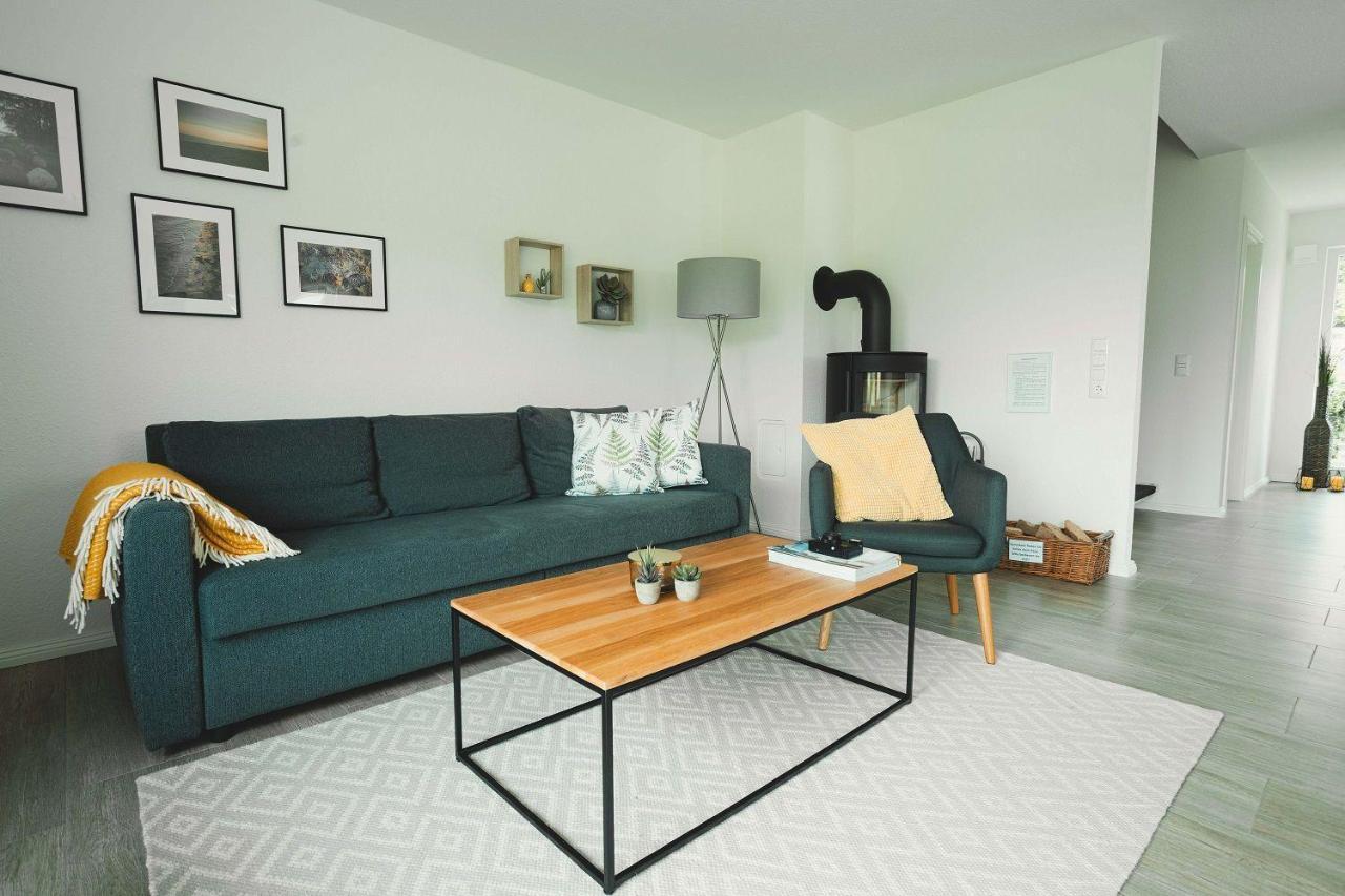 Ferienhaus-Ostseehus โฮวัคท์ ภายนอก รูปภาพ